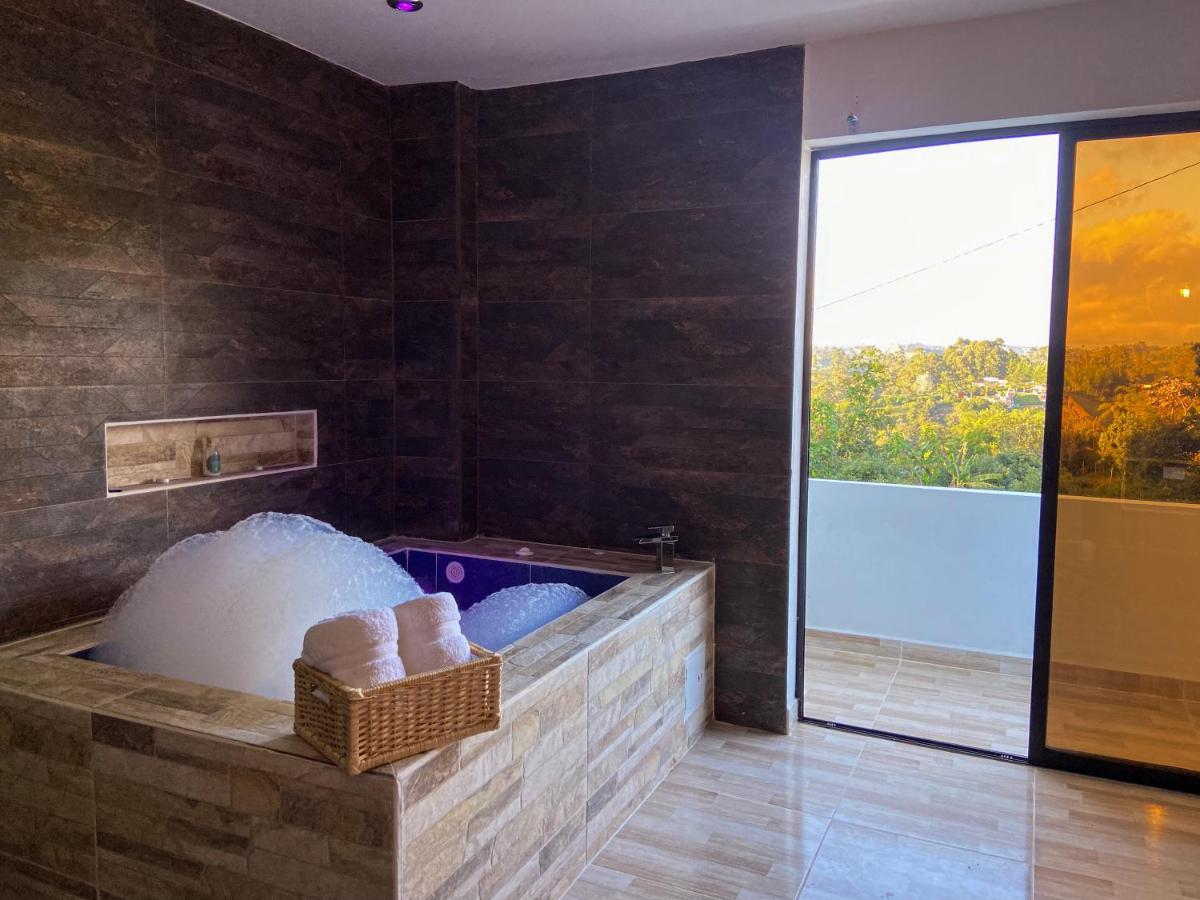Cabanas Con Jacuzzi Y Chimenea - Casa Floral, Marinilla Luaran gambar